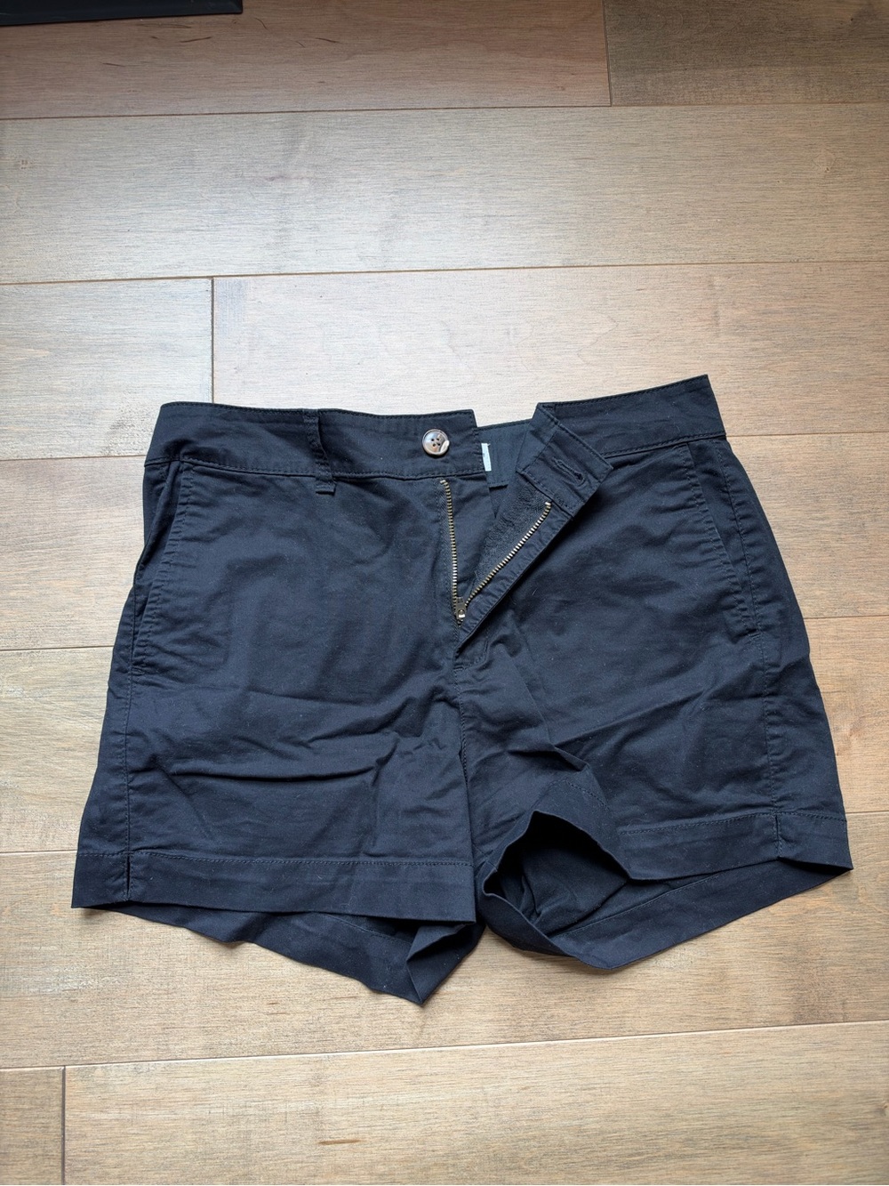 Old Navy Women's Black Everyday High Rise Shorts